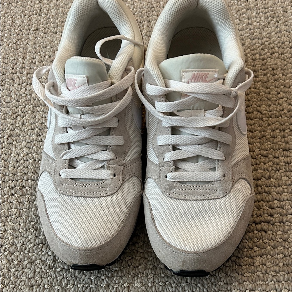 Nike Classic White and Gray Running Shoes